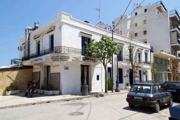 Πριν Φωτογραφία του Ξενοδοχείου Κυανή Ακτή στο Ξυλόκαστρο πριν την ανακαίνιση