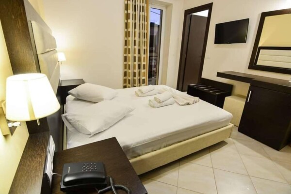 Εσωτερικό δωματίου του Ξενοδοχείου Κυανή Ακτή στο Ξυλόκαστρο