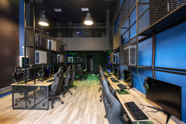 Φωτογραφία του εσωτερικού του Internet Cafe