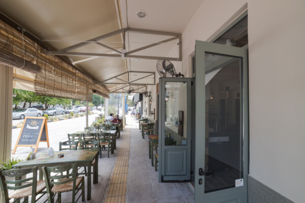 Φωτογραφία της εξωτερικής όψης του εστιατορίου